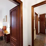 Dolphin House * جنوة