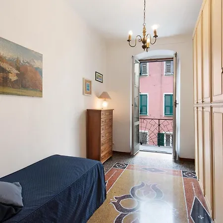 Dolphin House Apartment *