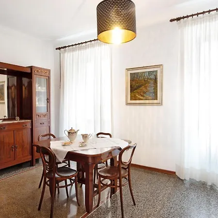 Dolphin House Apartment Genoa