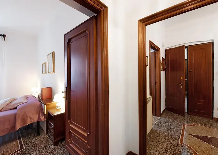 Dolphin House * Genova